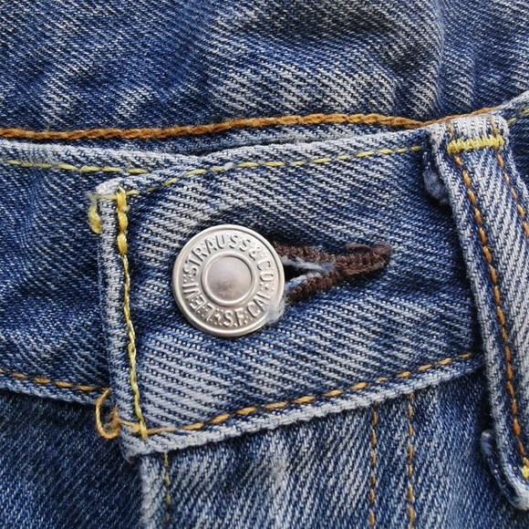 SOLD - Levi's 550 Denim Jeans - Picture 2 of 4